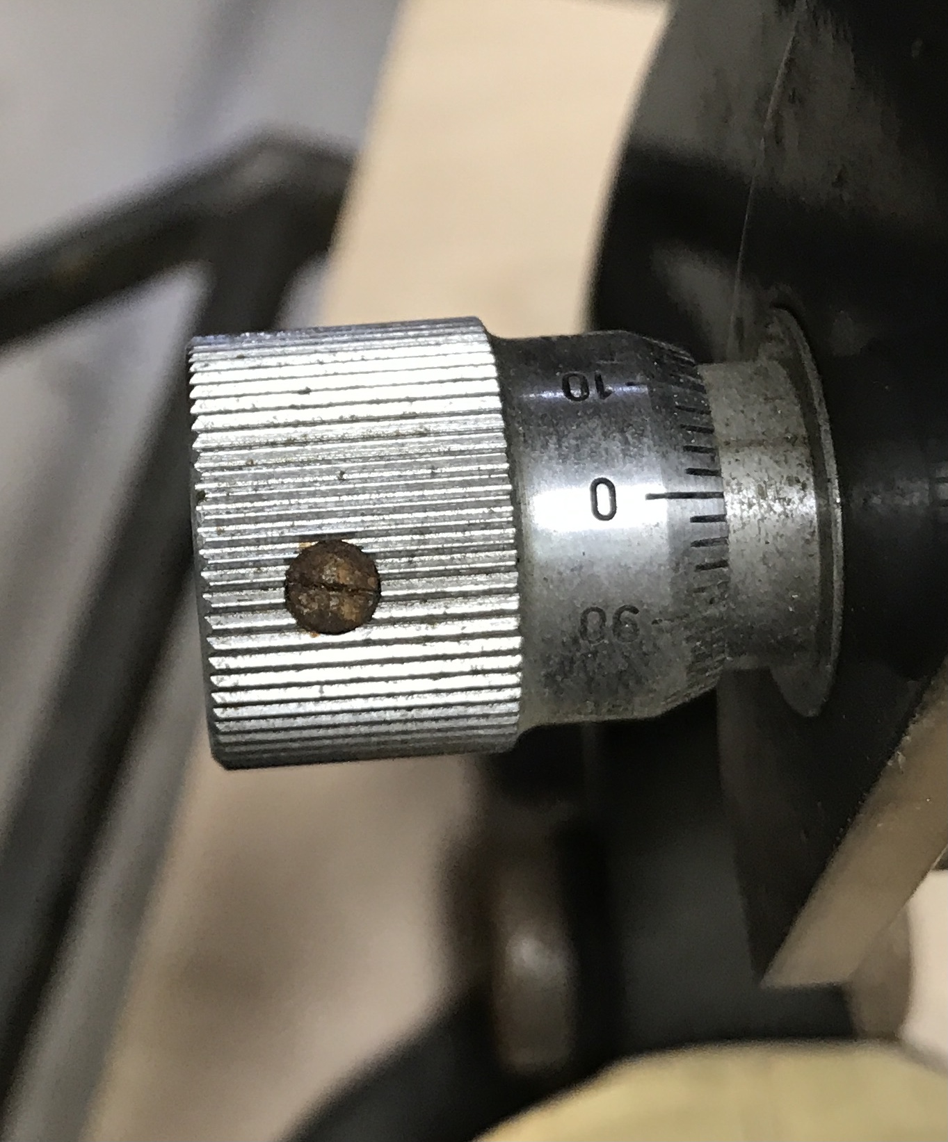 The fine adjust knob with set screw